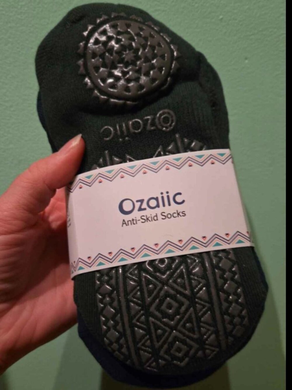 NEW Ozaiic anti-skid yoga sock 4 pack